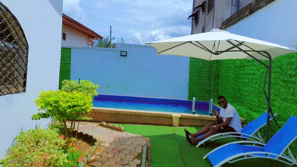 villa-meublee-avec-piscine-yaounde