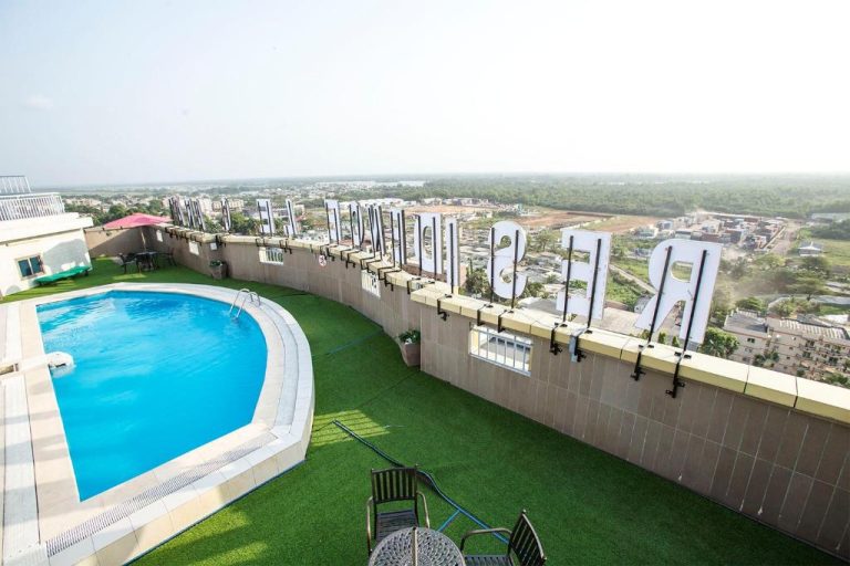 Appartement de luxe à Makepe Douala avec piscine et 2 chambres