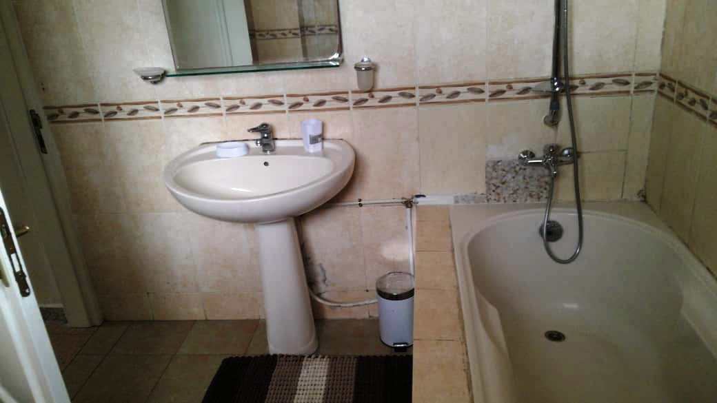 Studio meublé Essos Omnisport Yaoundé derrière Neptune Oil