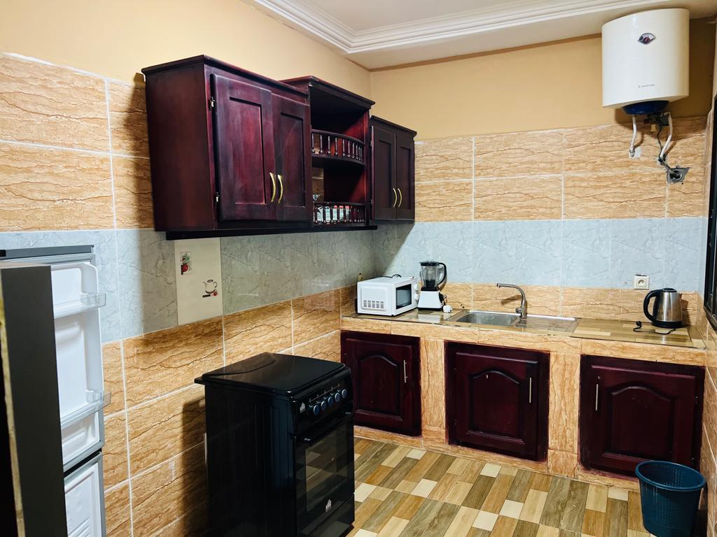 Studio meublé Essos Omnisport Yaoundé derrière Neptune Oil