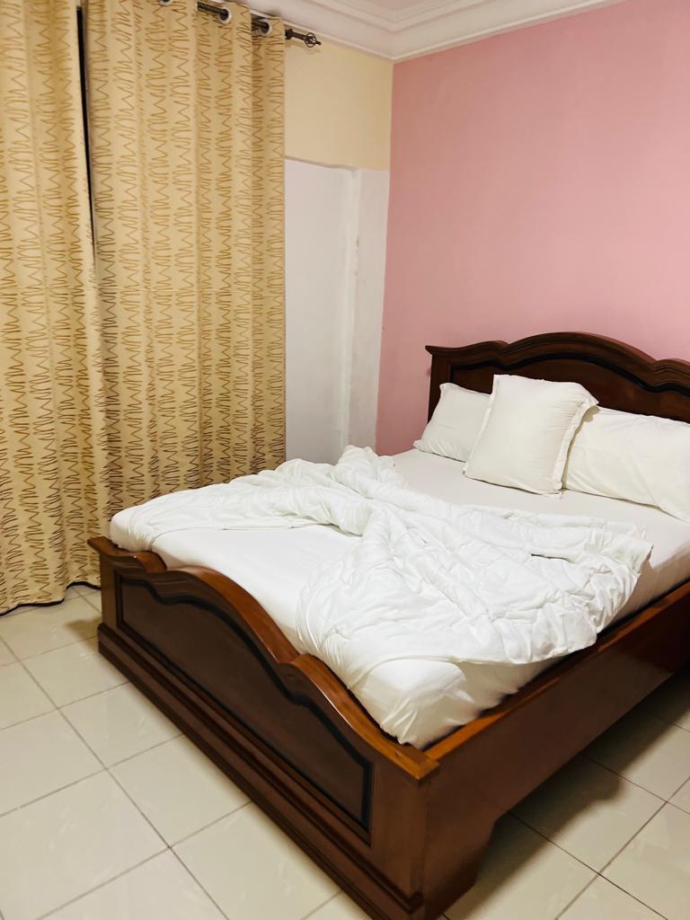 Studio meublé Essos Omnisport Yaoundé derrière Neptune Oil