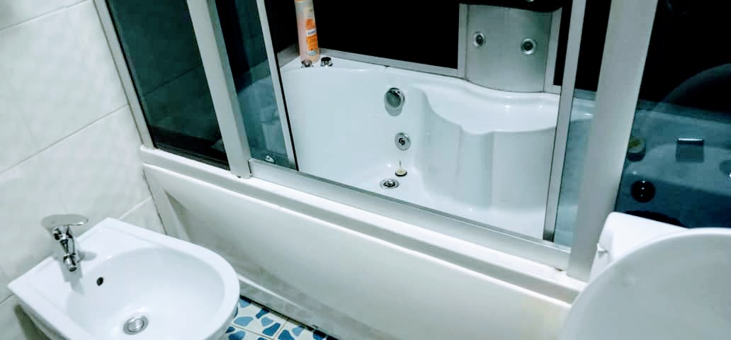 Studio meublé Essos Omnisport Yaoundé derrière Neptune Oil