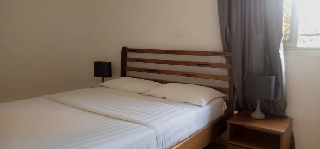 Studio duplex meublé à Odza Yaoundé avec décoration africaine