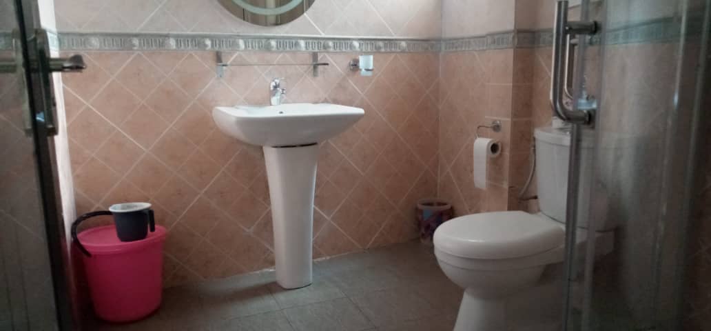 Studio meublé Essos Omnisport Yaoundé derrière Neptune Oil