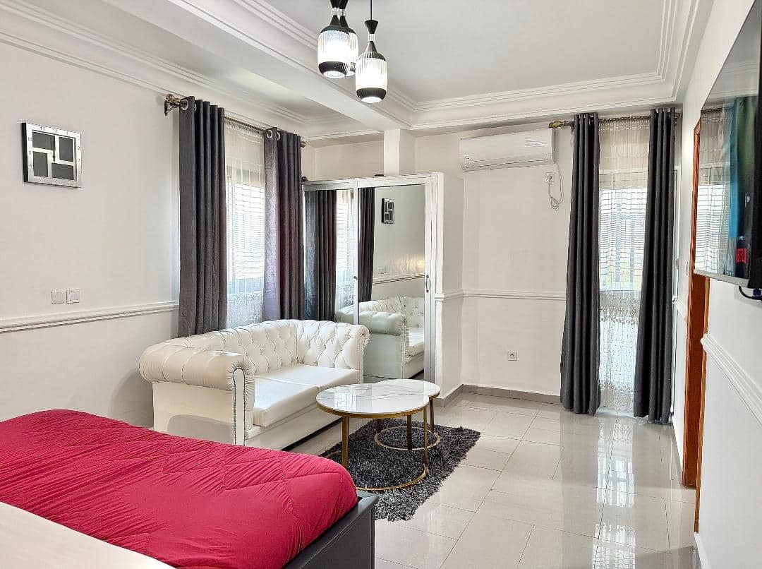 Appartement de luxe à Makepe Douala avec piscine et 2 chambres