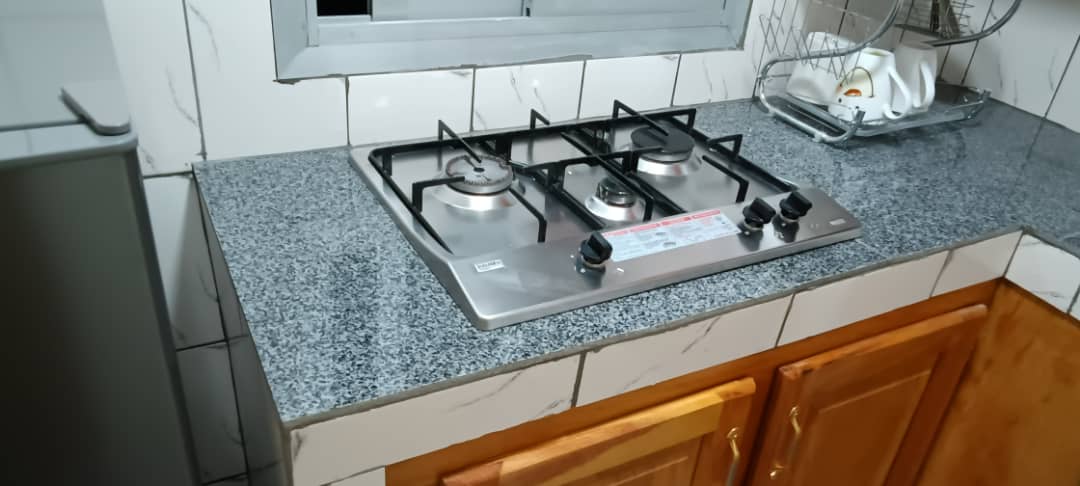 Appartement meublé à Akwa Douala avec ascenseur et vue sur la ville