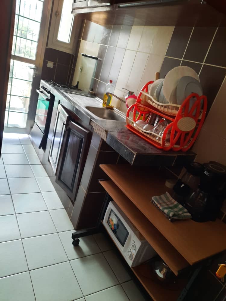 Studio meublé Essos Omnisport Yaoundé derrière Neptune Oil