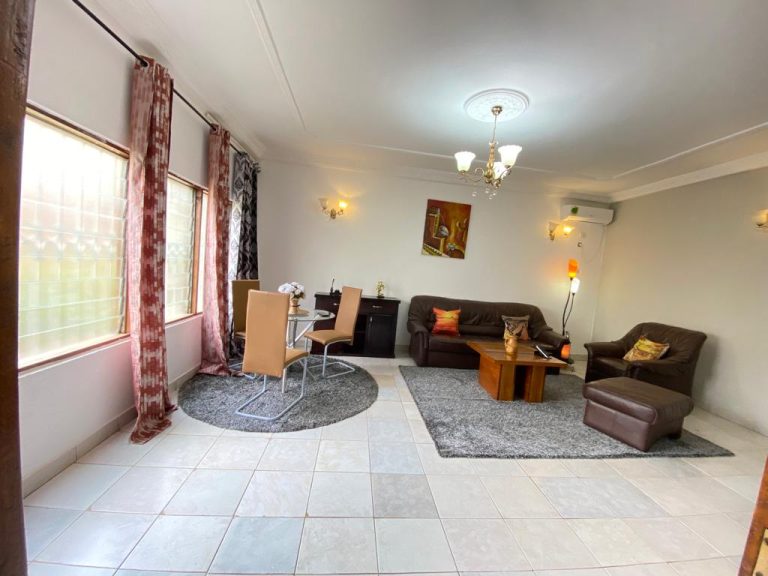 Studio meublé Essos Omnisport Yaoundé derrière Neptune Oil