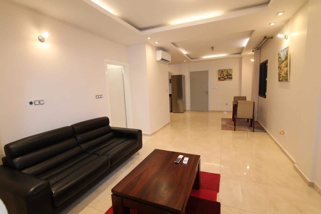 Studio meublé Essos Omnisport Yaoundé derrière Neptune Oil