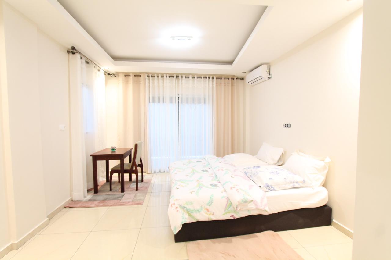 Studio meublé Essos Omnisport Yaoundé derrière Neptune Oil