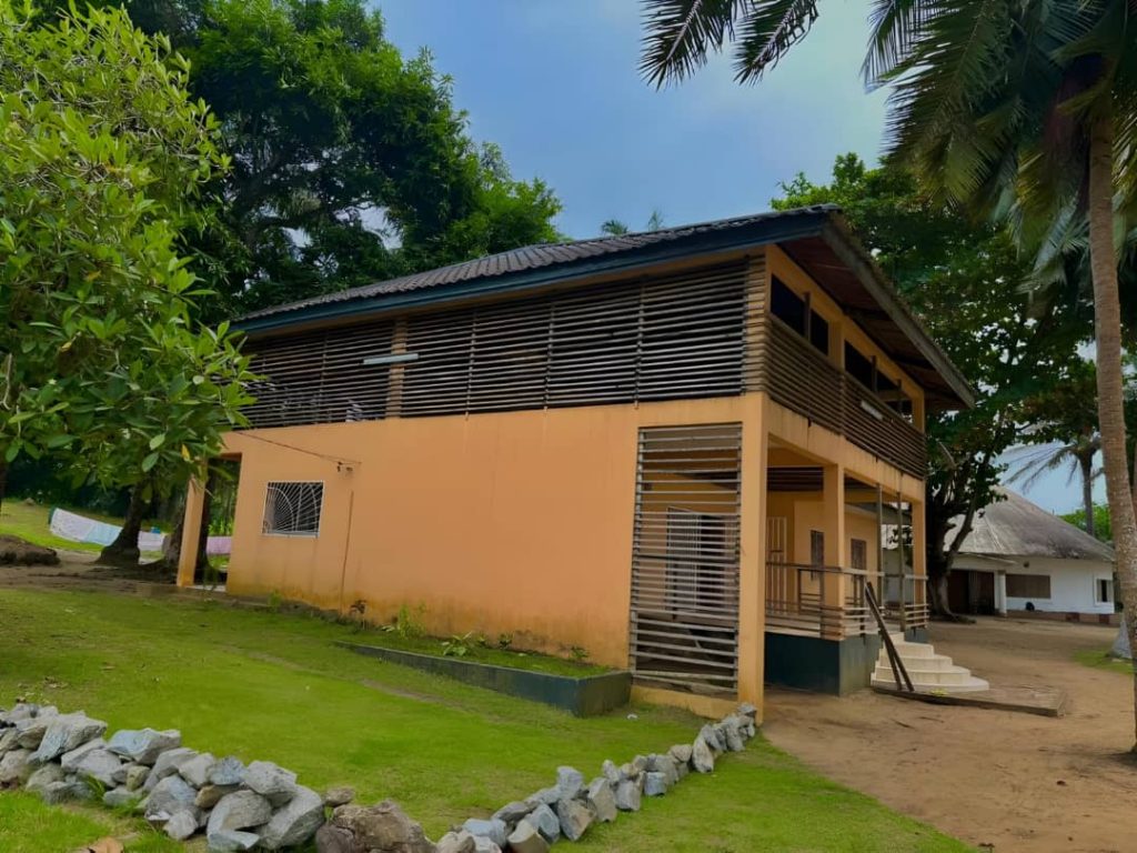 Villa meublée à Kribi sur la plage de Grand Batanga avec vue mer