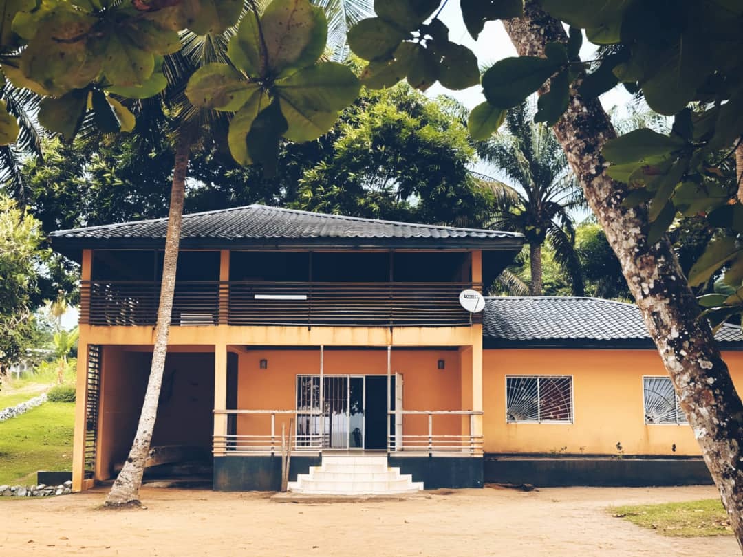 Villa meublée à Kribi sur la plage de Grand Batanga avec vue mer