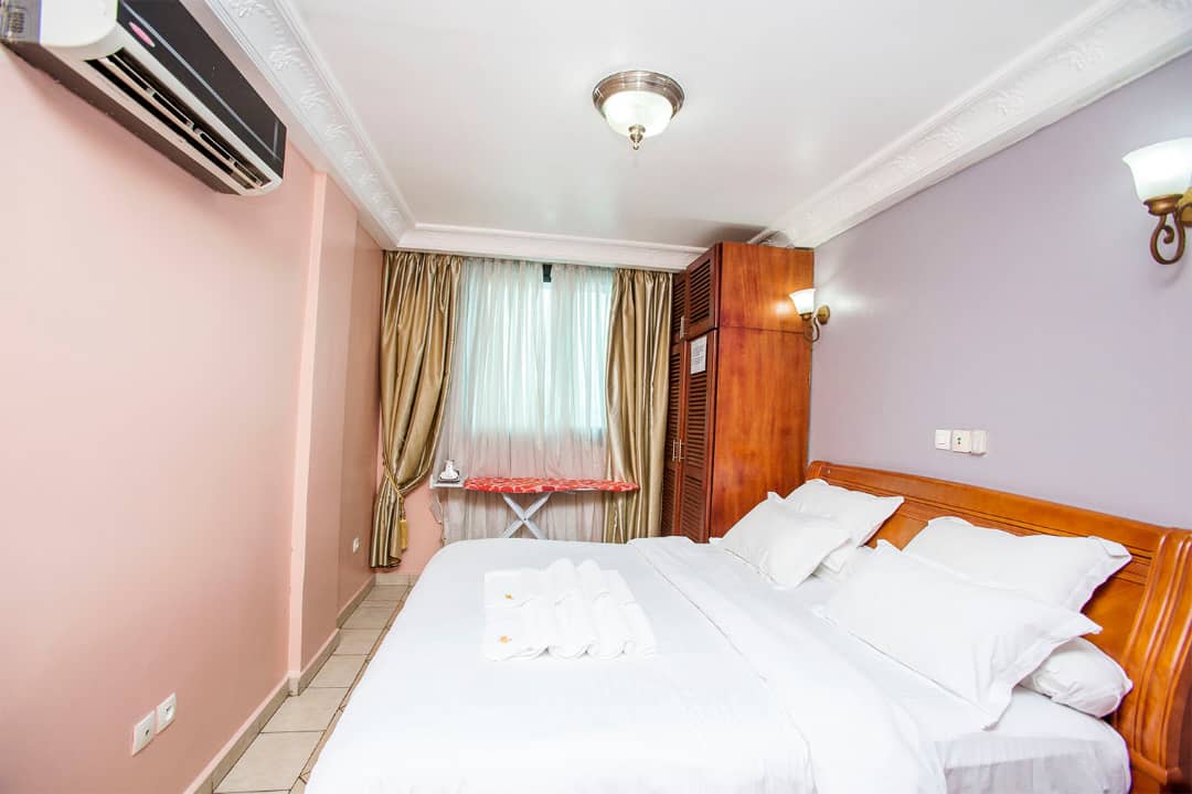 Appartement de luxe à Makepe Douala avec piscine et 2 chambres