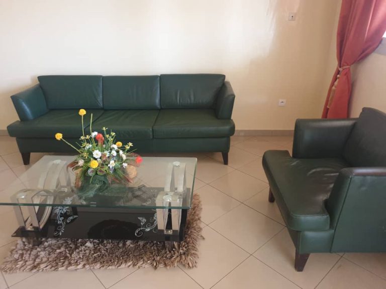 Appartement meublé Golf Mbankolo Yaoundé vue Mont Fébé