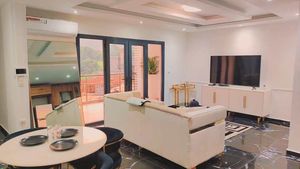 Studio meublé Essos Omnisport Yaoundé derrière Neptune Oil