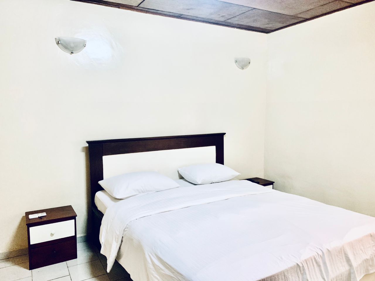 Studio meublé Essos Omnisport Yaoundé derrière Neptune Oil