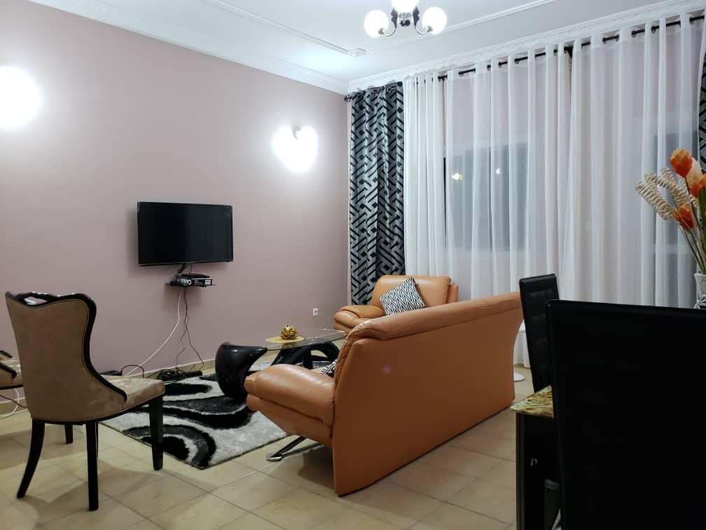 Chambre meublée moderne à Bastos Yaoundé proche supermarché Casino