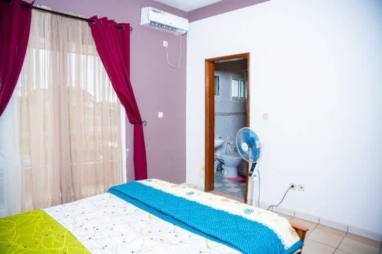 Appartement meublé 2 chambres à Bonamoussadi Douala proche axe principal