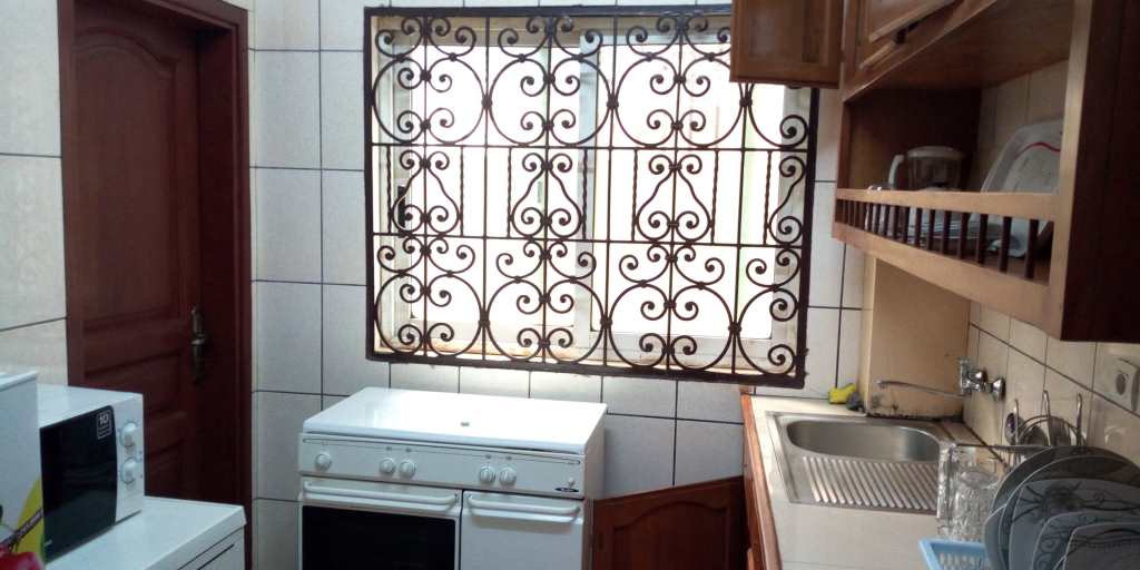 Studio meublé Essos Omnisport Yaoundé derrière Neptune Oil