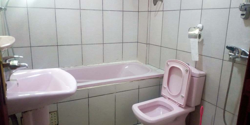 Studio meublé Essos Omnisport Yaoundé derrière Neptune Oil