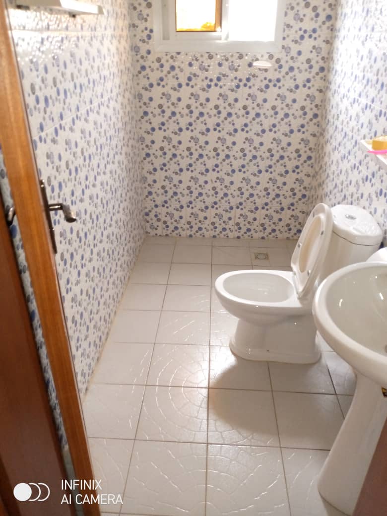 Studio meublé Essos Omnisport Yaoundé derrière Neptune Oil