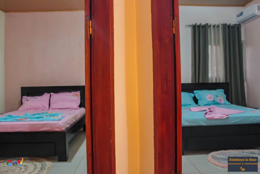 Chambre meublée à Cité Verte Yaoundé avec balcon et climatisation