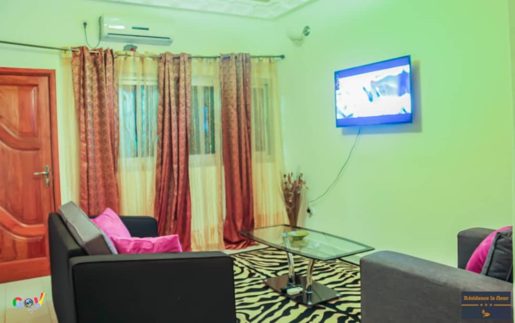 Studio meublé 60m2 face Pharmacie Odza Yaoundé