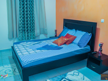 Studio duplex meublé à Odza Yaoundé avec décoration africaine