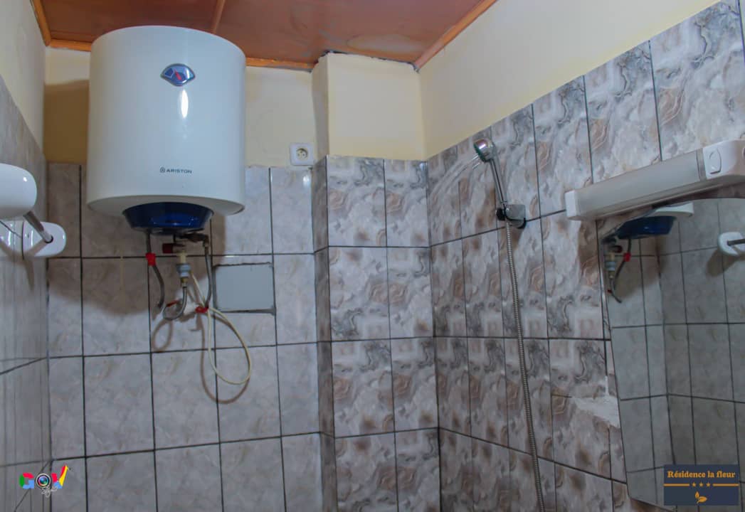 Studio meublé chic à Odza Yaoundé proche axe aéroport