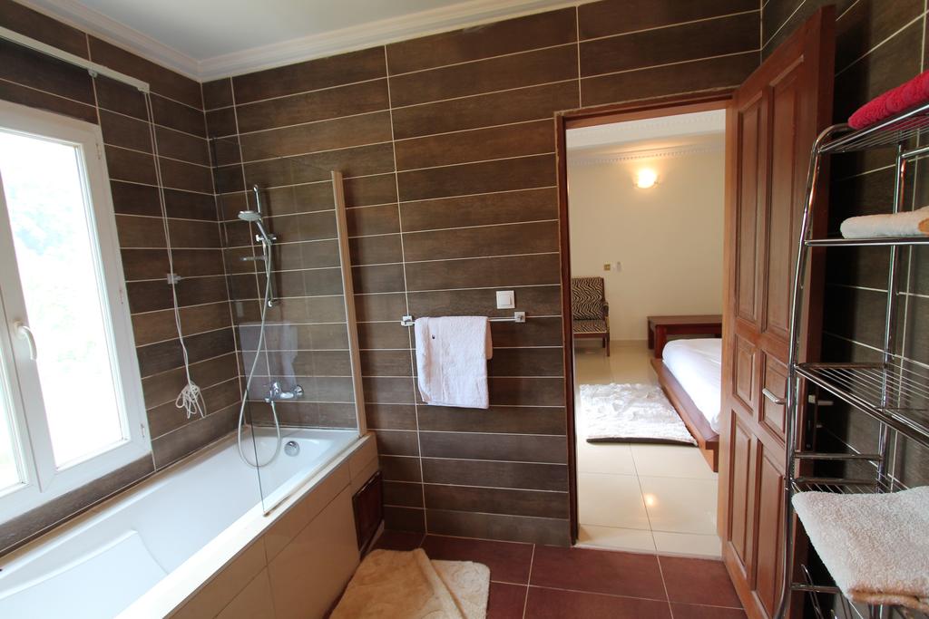 Studio meublé Essos Omnisport Yaoundé derrière Neptune Oil