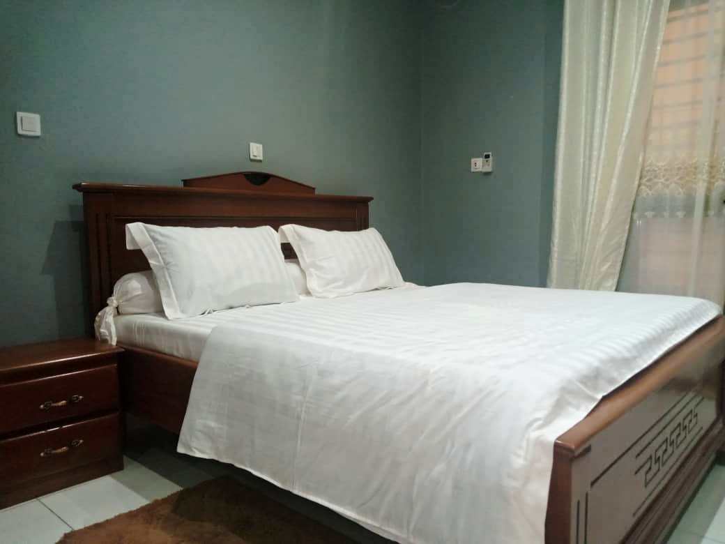 Studio meublé Essos Omnisport Yaoundé derrière Neptune Oil