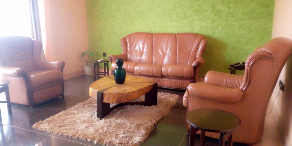 Appartement meublé à Bafoussam quartier SOCADA avec balcon