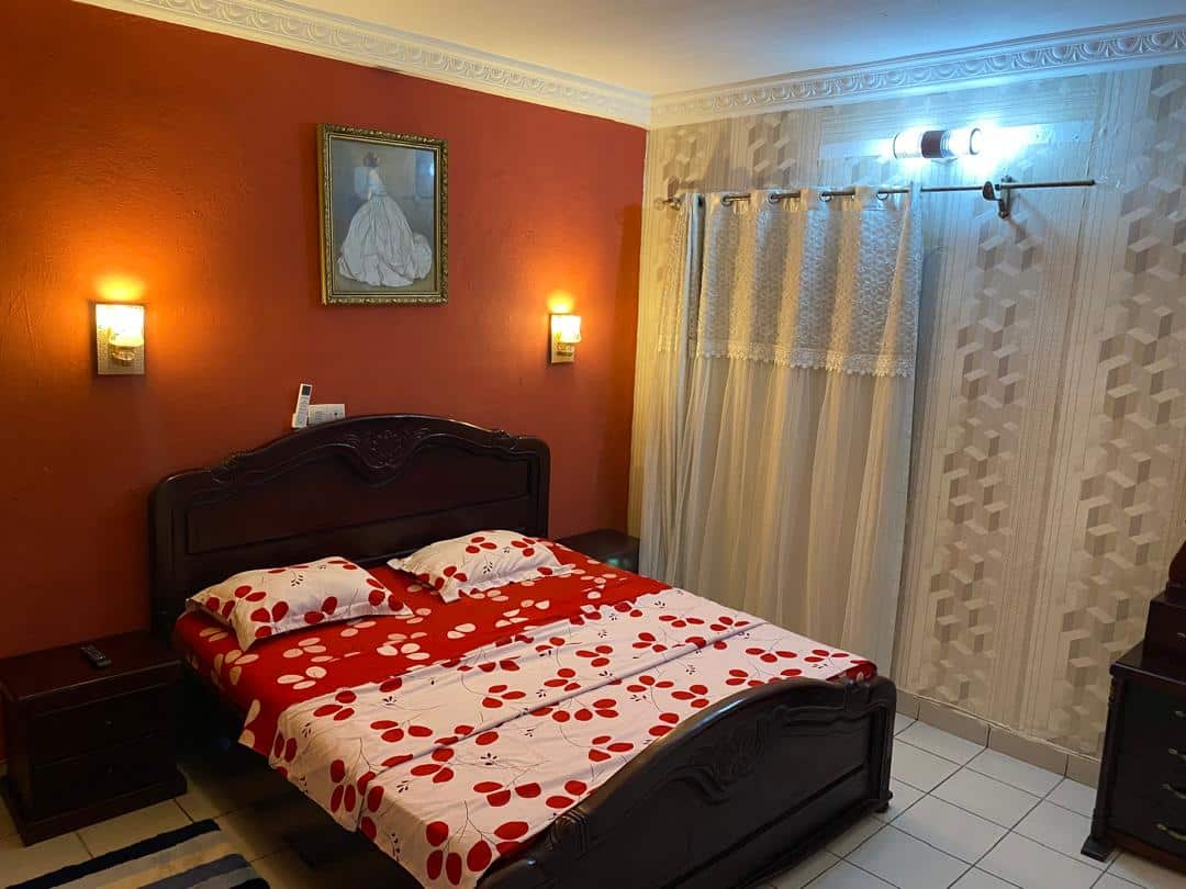 Appartement meublé à Akwa Douala avec ascenseur et vue sur la ville