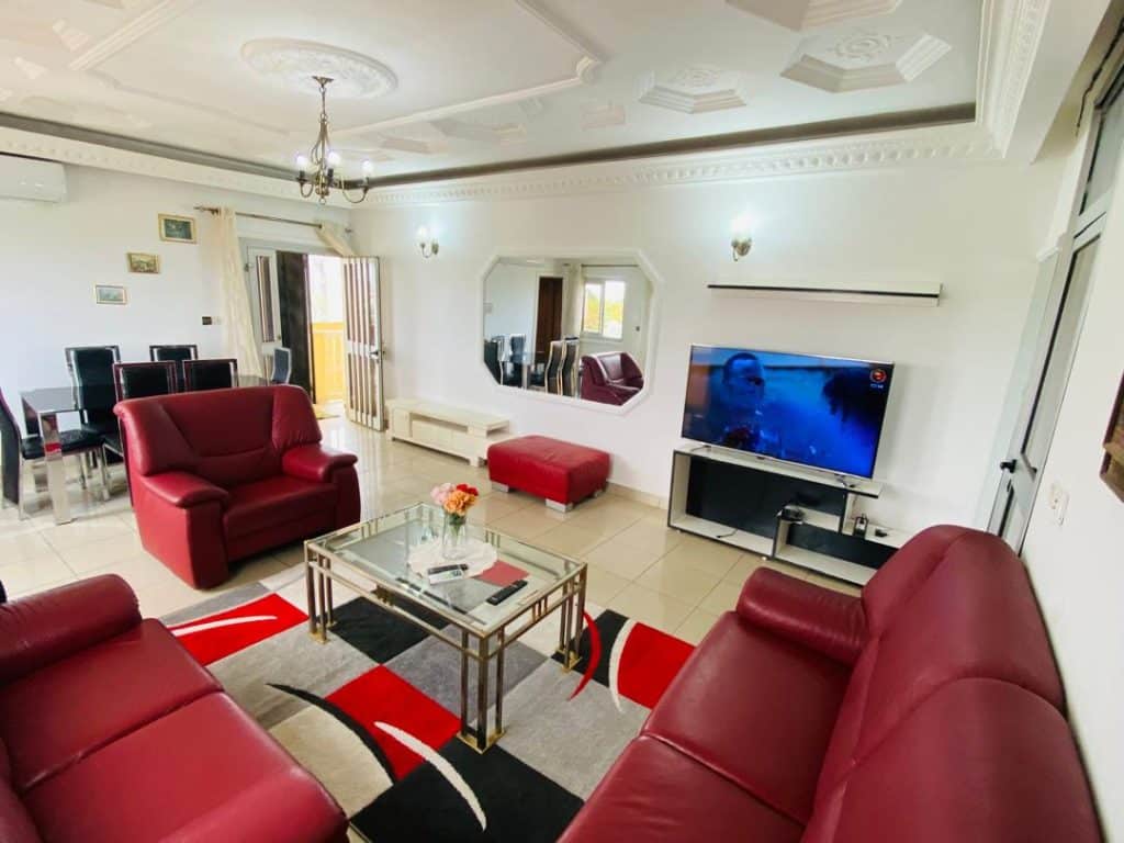 Appartement meublé 2 chambres à Bonamoussadi Douala face perception des finances