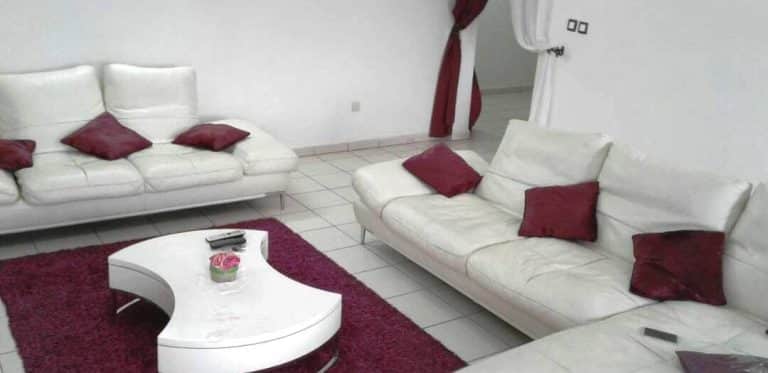 Appartement meublé 2 chambres à Bonamoussadi Douala en face Ecobank