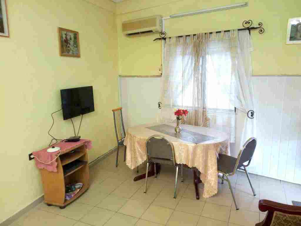 Appartement meublé 2 chambres à la Cité des Palmiers Douala Camp SIC