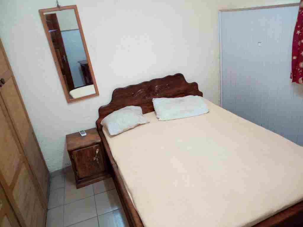 Appartement meublé 2 chambres à la Cité des Palmiers Douala Camp SIC