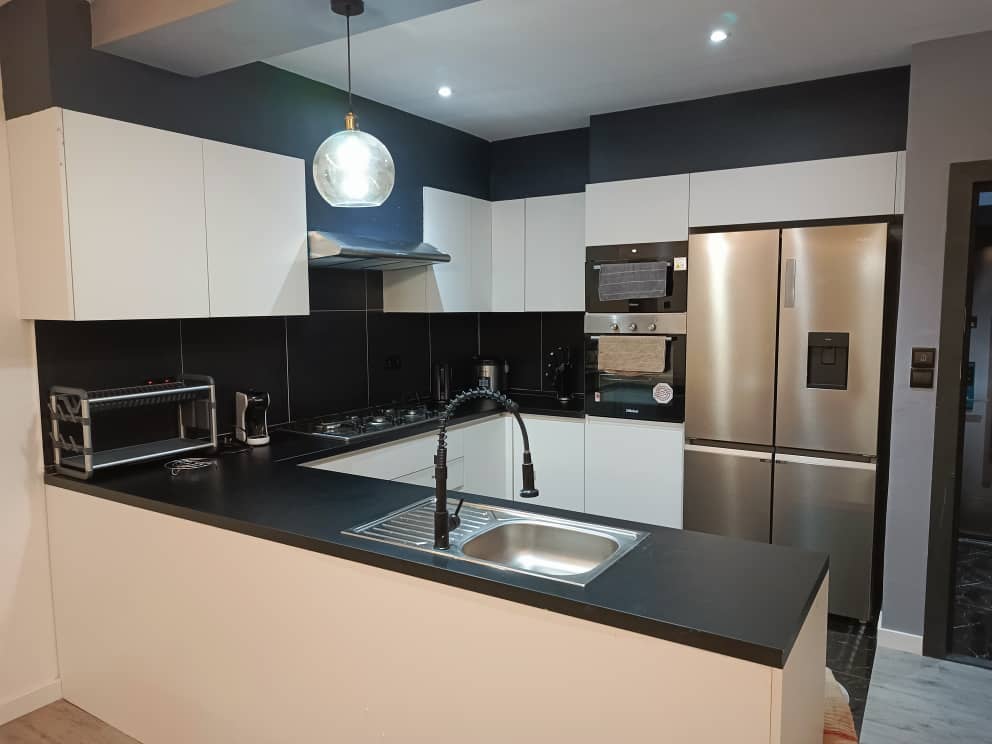 Studio meublé Essos Omnisport Yaoundé derrière Neptune Oil