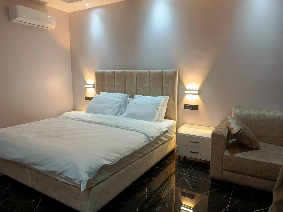 Studio meublé Essos Omnisport Yaoundé derrière Neptune Oil