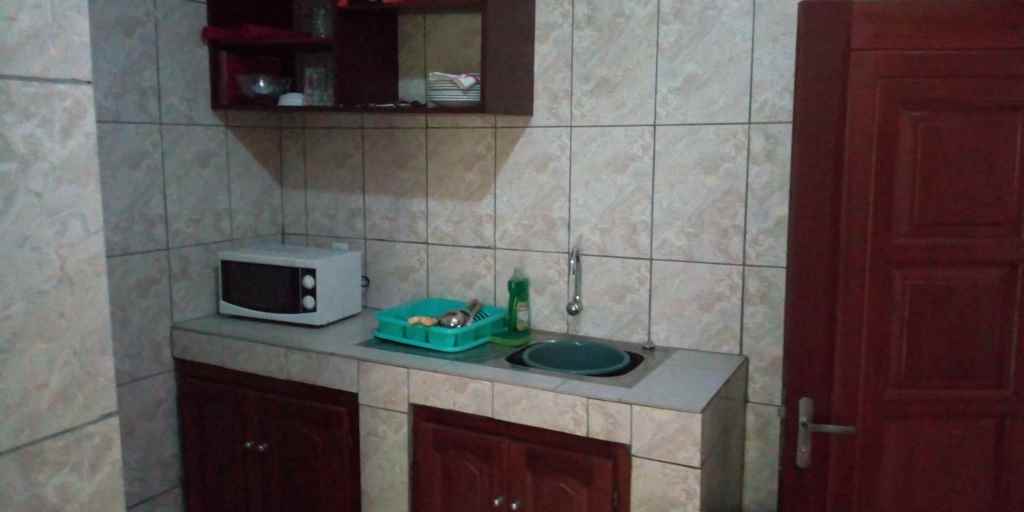 Chambre meublée à Cité Verte Yaoundé avec balcon et climatisation