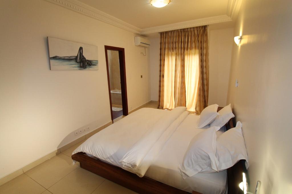 Studio meublé Essos Omnisport Yaoundé derrière Neptune Oil