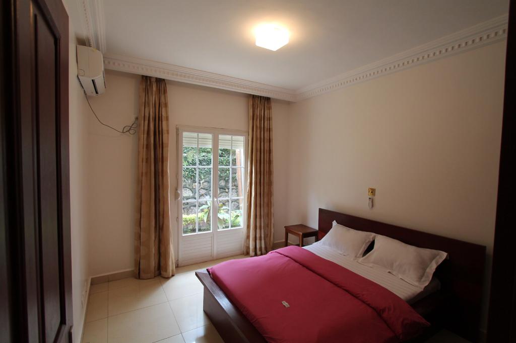 Studio meublé Essos Omnisport Yaoundé derrière Neptune Oil