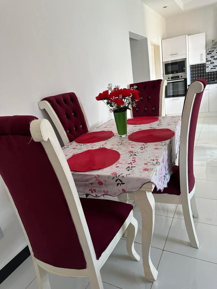 Studio meublé à Biyem-Assi rond-point Express avec balcon