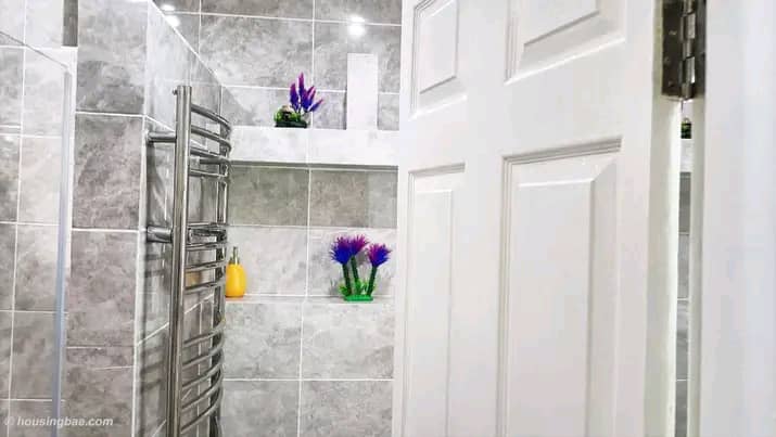 Studio meublé à Biyem-Assi rond-point Express avec balcon