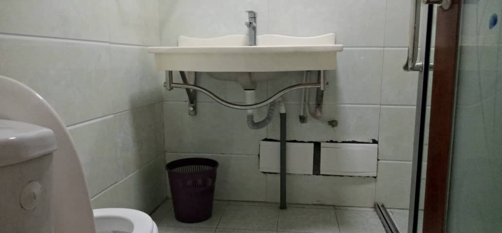 Studio meublé à Douala PK11 proche Ndokotti avec salon climatisé