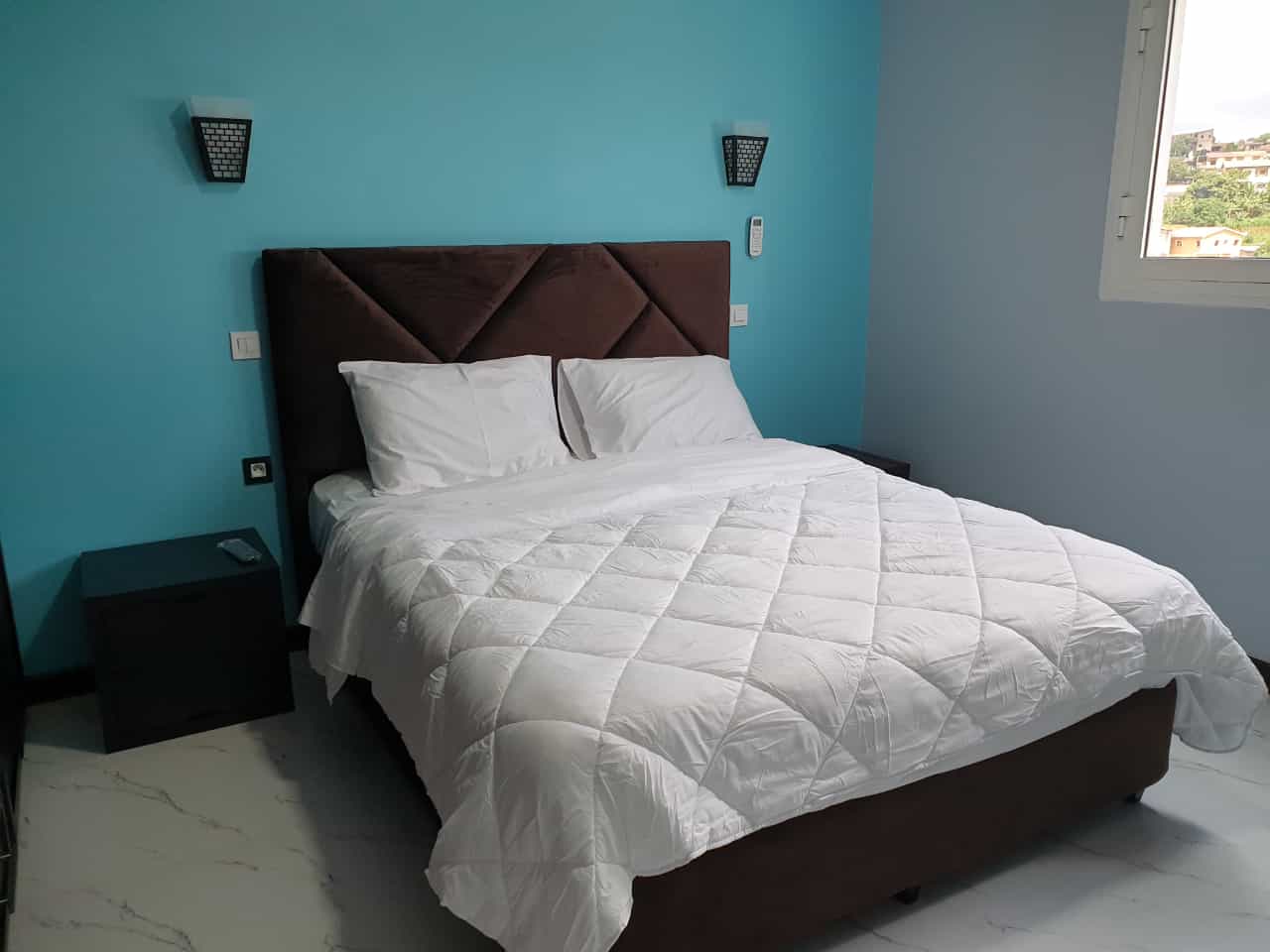 Studio meublé Essos Omnisport Yaoundé derrière Neptune Oil