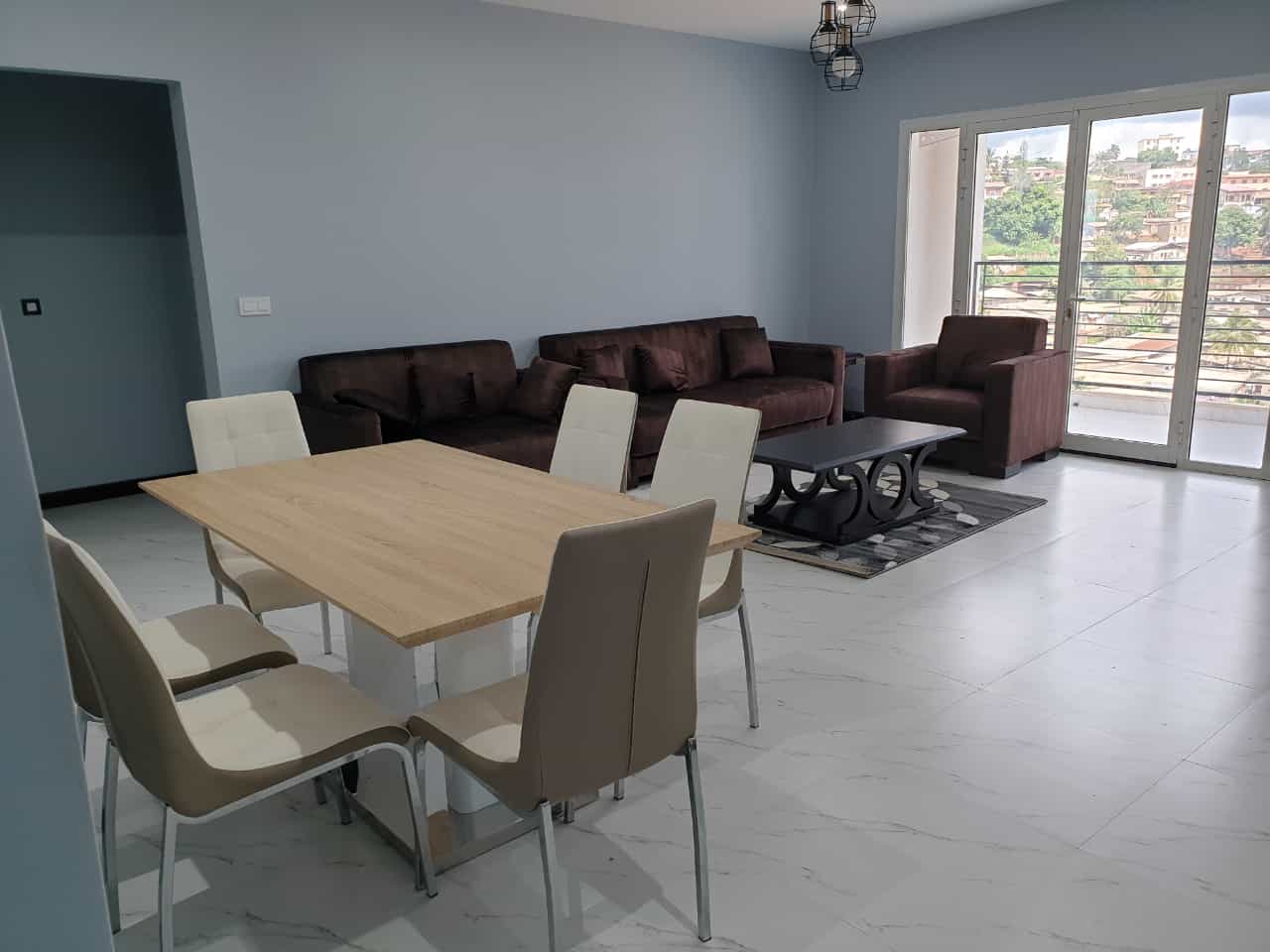 Studio meublé Essos Omnisport Yaoundé derrière Neptune Oil