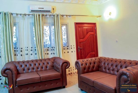 Appartement meublé 2 chambres 75m2 face Pharmacie Odza