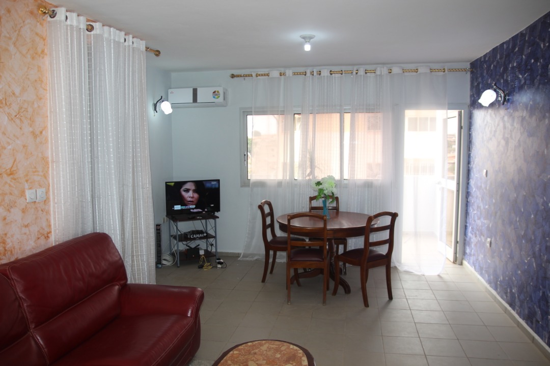 Studio meublé Essos Omnisport Yaoundé derrière Neptune Oil