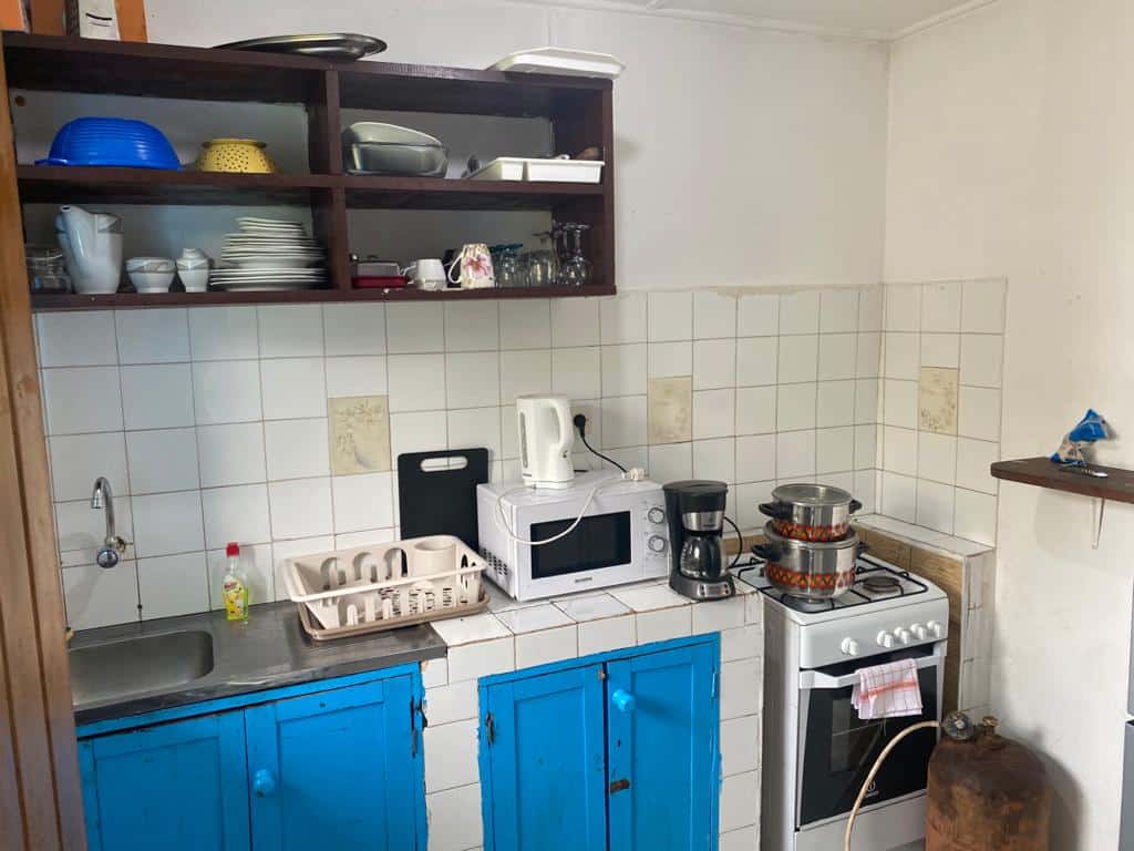 Appartement meublé pied dans l’eau à Kribi avec accès direct à la plage